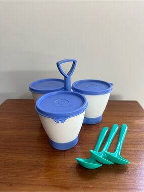 VTG | TUPPERWARE | BLUE WHITE CONDIMENT CADDY WITH SPOONS | COMPLETE SET EUC